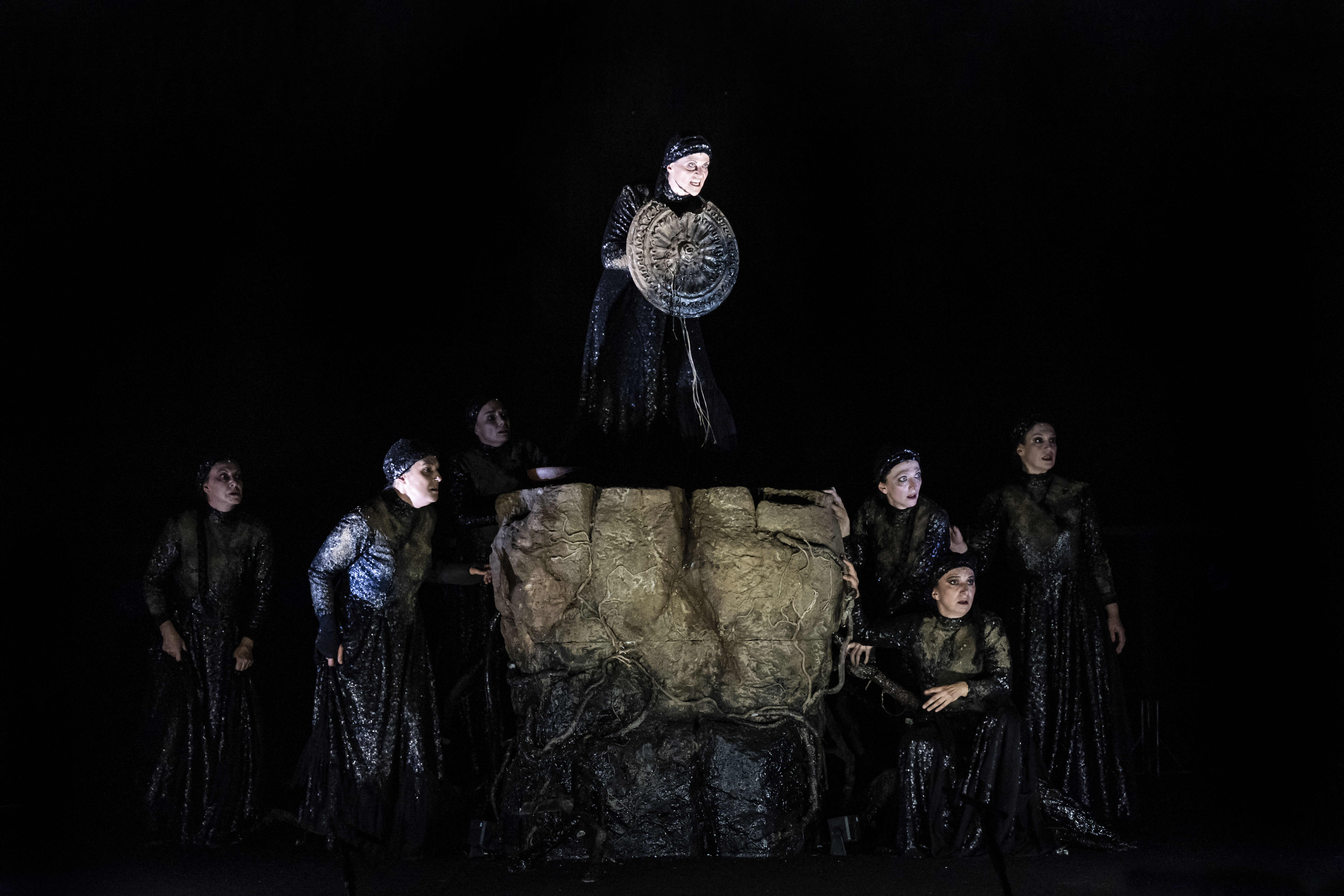 Supplici di Euripide, regia di Serena Sinigaglia, 2023