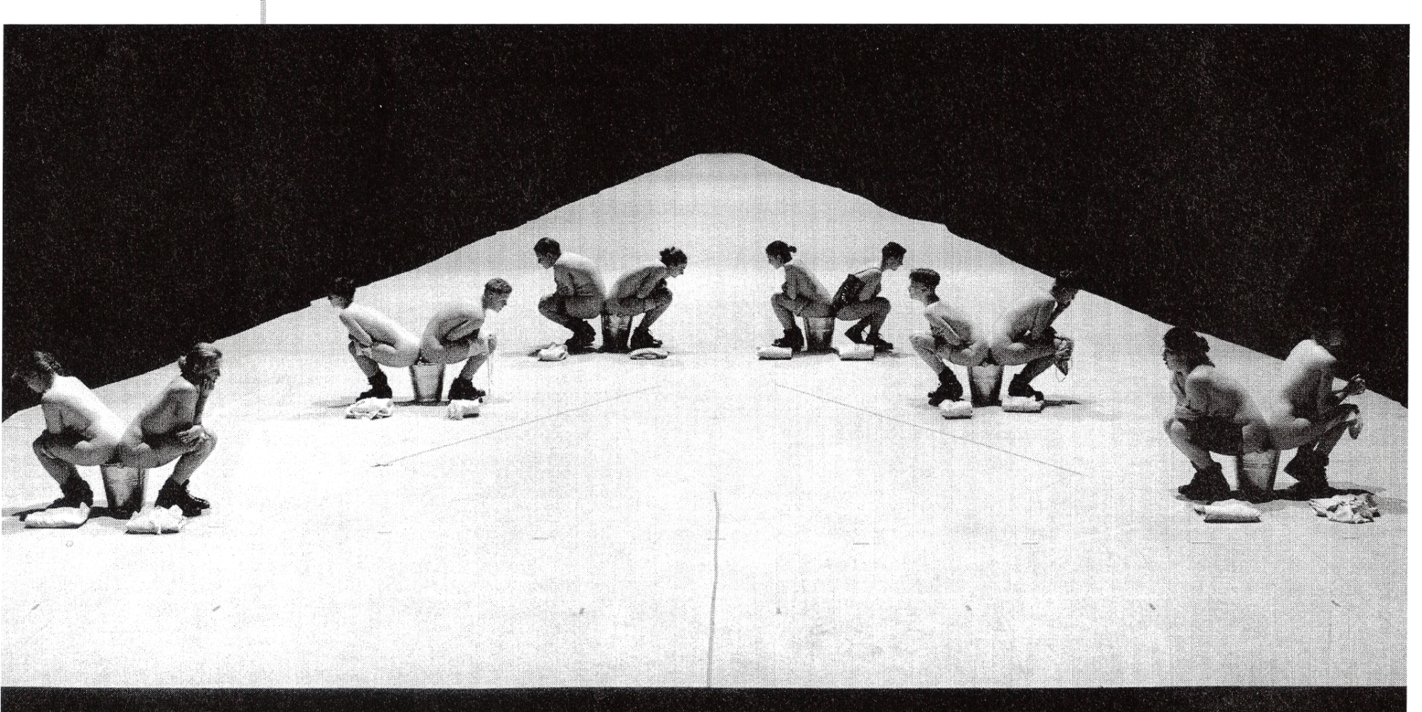 Chor auf Eimern: Einar Schleefs legendäre „Faust“-Inszenierung, 1990 am Schauspiel Frankfurt.